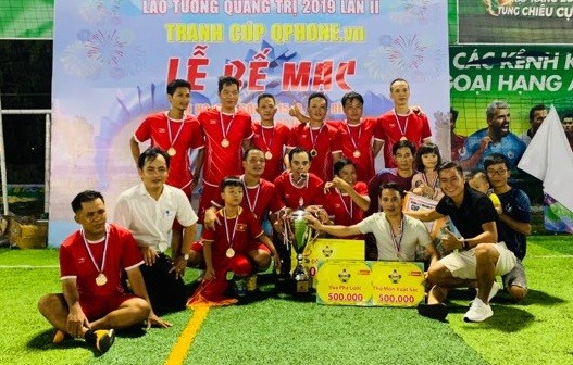 Các nhà tân vô địch Hải Hòa FC. Ảnh: Hữu Thịnh