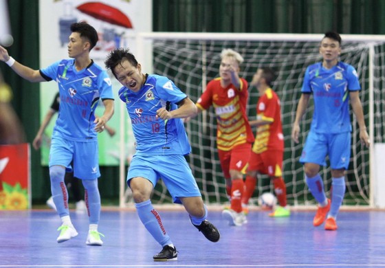 Niềm vui của các cầu thủ Kardiachain Sài Gòn FC sau khi tìm lại cảm giác chiến thắng. Ảnh: Thanh Đình