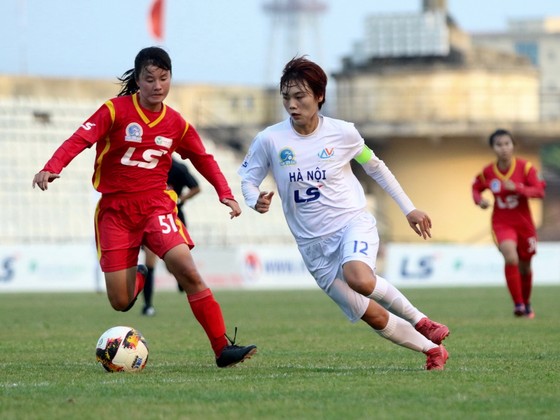 Thủ quân Hải Yến tỏa sáng với 4 bàn thắng cho đội Hà Nội. Ảnh: Anh Trần