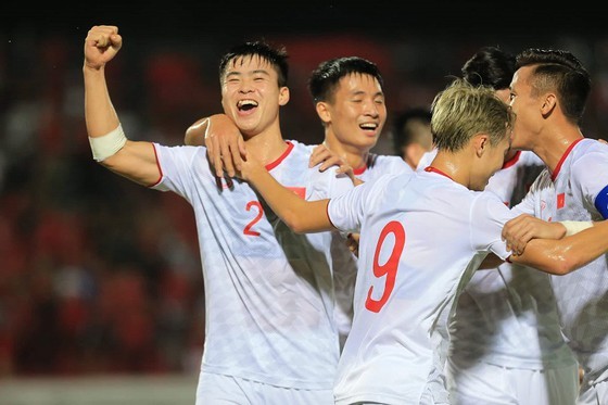 HLV Park Hang-seo công bố danh sách trước trận gặp UAE và Thái Lan ảnh 1