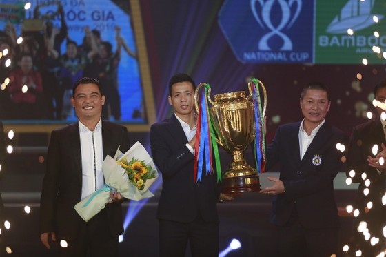 CLB Hà Nội lần thứ 5 vô địch V-League. Ảnh: Minh Hoàng