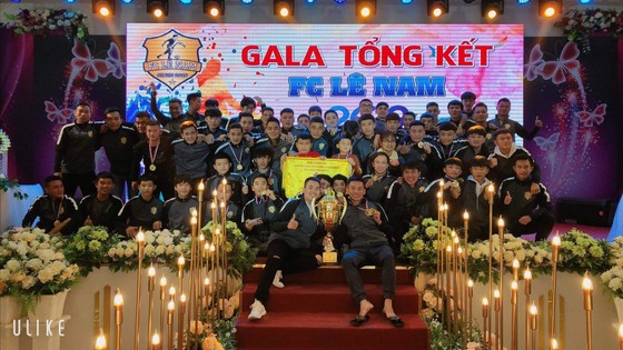 Lê Nam FC khép lại năm 2019 với chức vô địch giải phủi lớn nhất Quảng Bình.