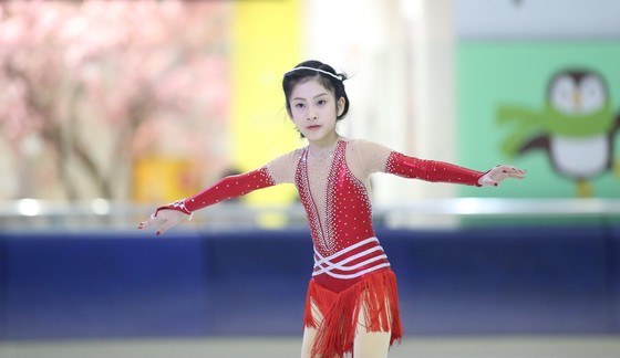 VĐV Lý Phương Anh được ươm mầm cho trượt băng nghệ thuật Việt Nam.