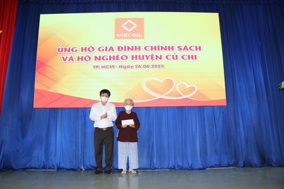 Xuyên Việt Oil trao tặng 5 tỷ đồng đến các gia đình chính sách ở huyện Củ Chi ảnh 2