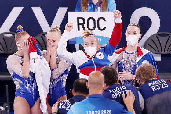 Caqc nữ tuyển thủ TDDC Nga nghẹn ngào trong chiến thắng.