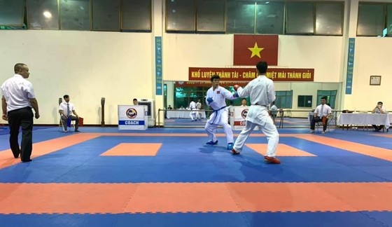 Đội tuyển karate quốc gia trong buổi thi đấu ngày 15-10 tại Trung tâm HLTTQG Hà Nội. Ảnh: V.S.H