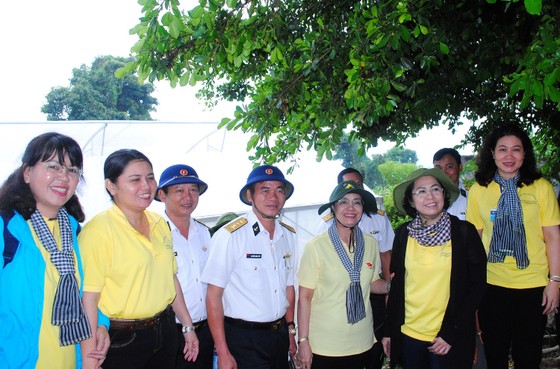 Đoàn công tác TPHCM kết thúc chuyến thăm cán bộ, chiến sĩ và nhân dân các đảo Tây Nam ảnh 3