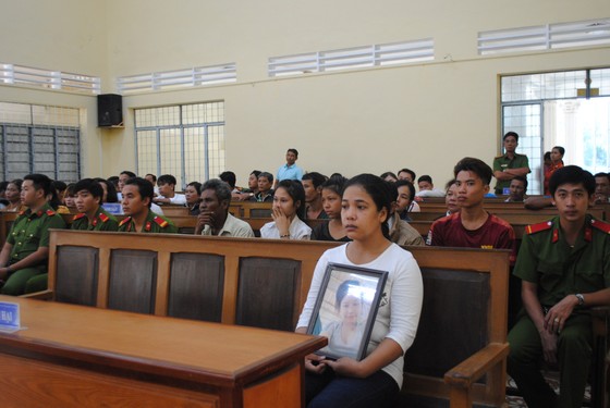 7 năm tù cho “yêu râu xanh” trong vụ án cháu gái bị xâm hại tình dục, uất ức tự tử ảnh 1