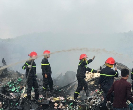 Hỗ trợ các hộ dân và gia đình cháu gái tử vong khi bị cháy nhà ảnh 2