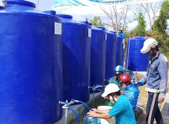Bàn giao công trình cấp nước ngọt miễn phí cho người dân vùng hạn mặn Cà Mau ảnh 1