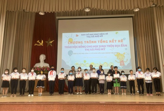 Vedan Việt Nam trao tặng học bổng khuyến học - khuyến tài