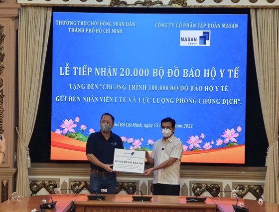 Masan trao tặng trang thiết bị y tế, nhu yếu phẩm và kinh phí ủng hộ chống dịch lên tới 250 tỷ đồng ảnh 2