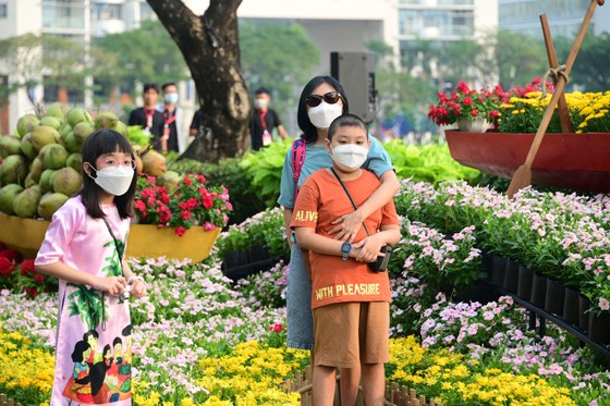 Đón 'Xuân an vui' tại Hội hoa xuân Phú Mỹ Hưng Tết Nhâm Dần 2022 ảnh 2