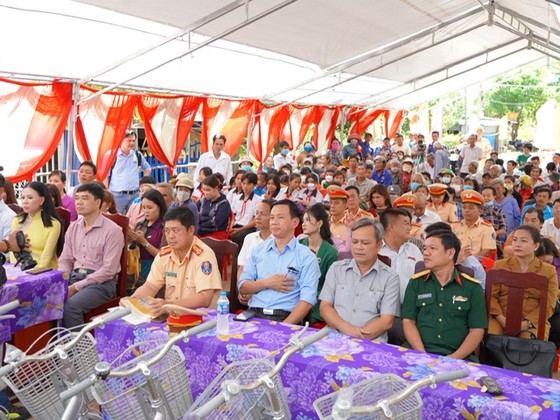 CSGT TPHCM, Báo Thanh Niên cùng các nhà tài trợ khởi công cầu 1,4 tỷ đồng tại huyện Tân Hưng (Long An) ảnh 1