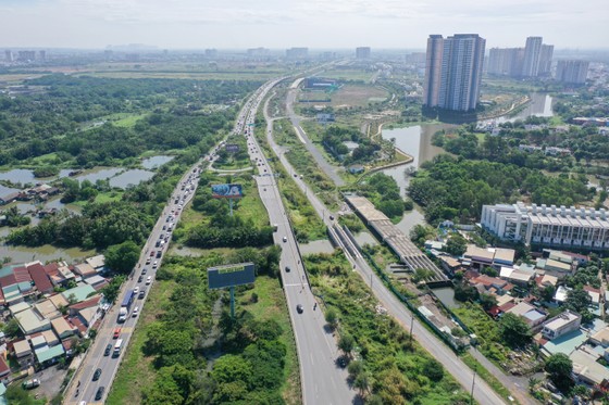 Ra mắt giai đoạn 1 kênh đào và nhạc nước, The Global City đón cú hích tăng giá ảnh 2