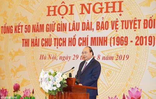 Thi hài Chủ tịch Hồ Chí Minh sau 50 năm đang được giữ gìn rất tốt ảnh 1