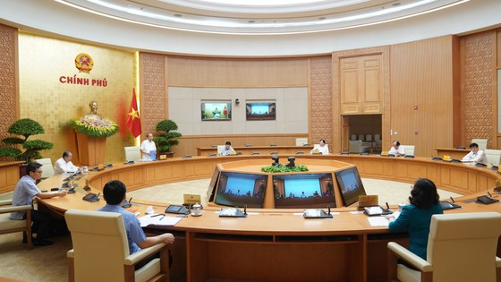 Hà Nội, TPHCM ủng hộ các giải pháp bình thường mới để phục hồi kinh tế ảnh 1