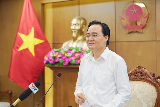 Bộ trưởng Bộ GD-ĐT: Học bạ rất 'long lanh' nhưng chưa chắc chất lượng đã cao ảnh 1