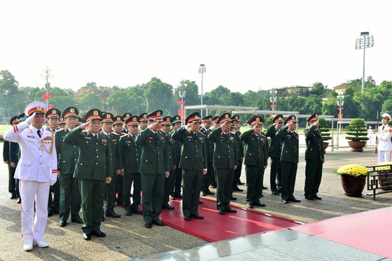 Lãnh đạo Đảng, Nhà nước vào Lăng viếng Chủ tịch Hồ Chí Minh nhân kỷ niệm 75 năm Quốc khánh 2-9 ảnh 3