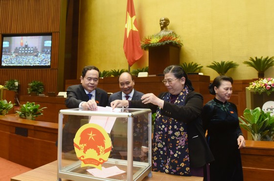 Quốc hội xem xét miễn nhiệm các Phó Chủ tịch Quốc hội: Tòng Thị Phóng, Uông Chu Lưu và Phùng Quốc Hiển ảnh 1