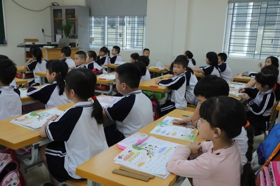 Bộ GD-ĐT: Học SGK mới, học sinh lớp 1 đọc thông, viết thạo ngay trong kỳ 1 ảnh 1