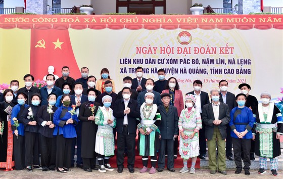 Thủ tướng dự Ngày hội Đại đoàn kết toàn dân tộc tại Pác Bó, Cao Bằng ảnh 1