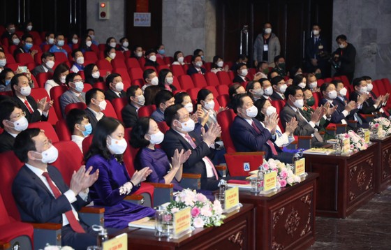 Chương trình 'Hồ Chí Minh - Hành trình khát vọng 2021' tôn vinh các tập thể, cá nhân tiêu biểu ảnh 1