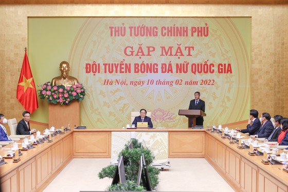 Thủ tướng Phạm Minh Chính gặp mặt và khen thưởng 'những cô gái kim cương' ảnh 1