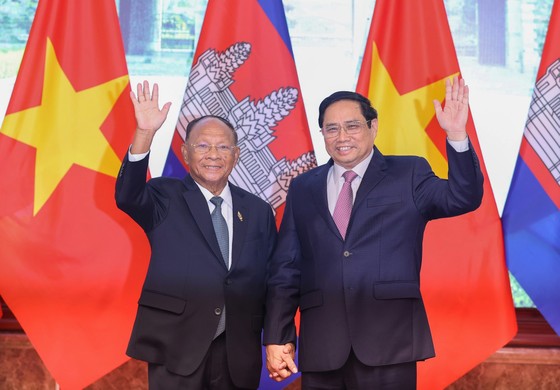 Thủ tướng Phạm Minh Chính hội kiến Chủ tịch Quốc hội Vương quốc Campuchia Samdech Heng Samrin  ​ ảnh 2