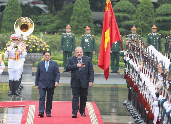 Thủ tướng Phạm Minh Chính chủ trì lễ đón chính thức Thủ tướng Cuba ảnh 1