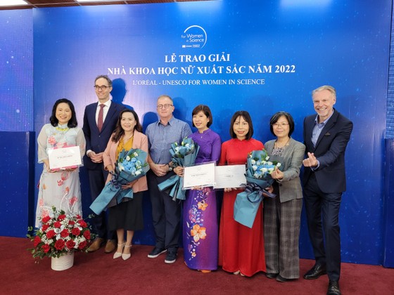 Trao giải thưởng 'Nhà Khoa học nữ xuất sắc năm 2022' cho 3 nhà khoa học nữ ảnh 2