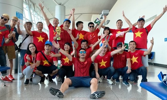 Sôi động tour đi Thái Lan cổ vũ đội tuyển bóng đá U23 Việt Nam ảnh 2