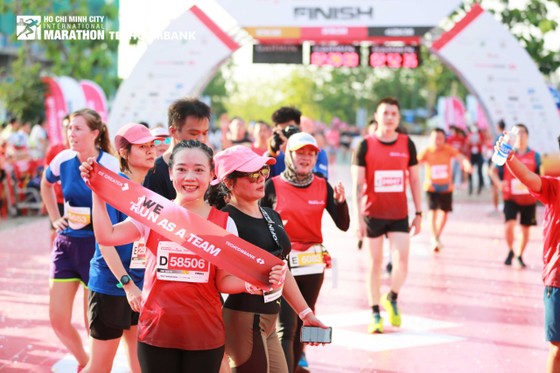 Hàng ngàn vận động viên dự Giải Marathon Quốc tế TPHCM Techcombank ảnh 3