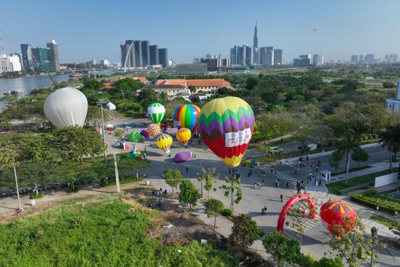 Ngày hội Khinh khí cầu, du thuyền và các hoạt động thể thao dưới nước ảnh 1