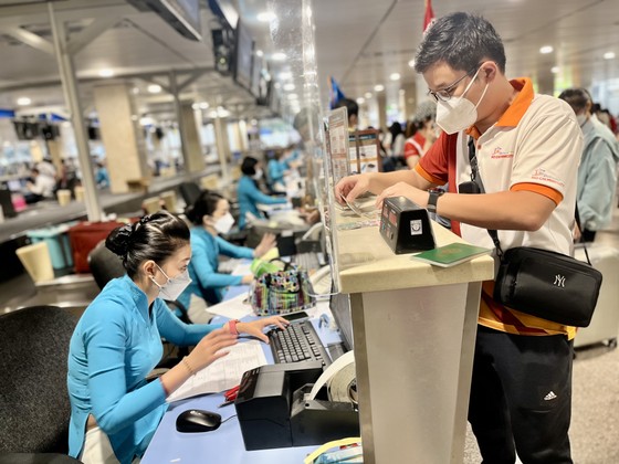 Nhiều hãng hàng không mở bán vé Tết 2023 ảnh 1