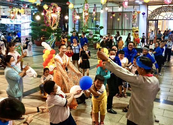 Tổ chức Trung thu cho 500 trẻ em mồ côi do dịch Covid-19 ảnh 2