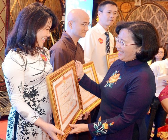 Hơn 223 tỷ đồng ủng hộ vì biển đảo, người nghèo ảnh 1
