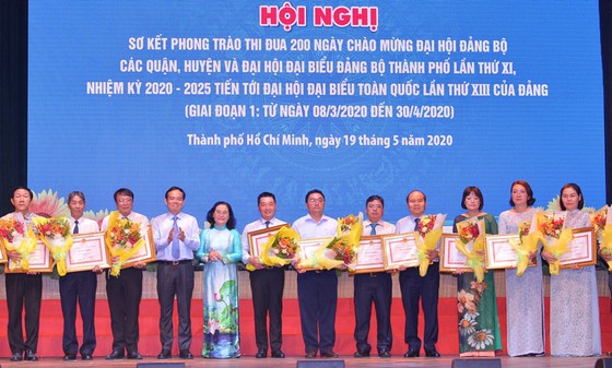 Bí thư Thành ủy TPHCM Nguyễn Thiện Nhân yêu cầu rà soát các nơi thi đua theo kiểu đối phó ảnh 8