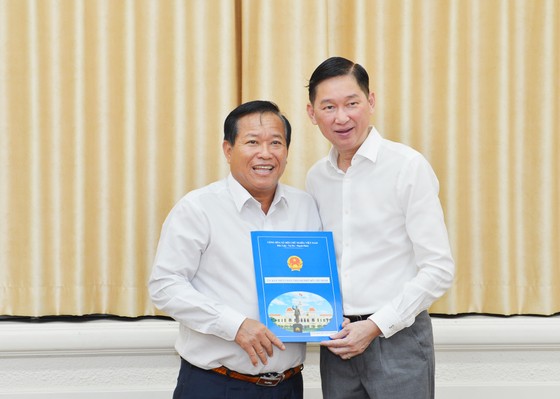 Ông Trần Thanh Tùng giữ chức vụ Chủ tịch UBND quận 8 ảnh 3