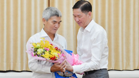 Ông Trần Thanh Tùng giữ chức vụ Chủ tịch UBND quận 8 ảnh 2