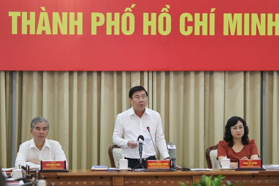 Chủ tịch UBND TPHCM Nguyễn Thành Phong: TPHCM thay đổi tư duy, cách nghĩ, cách làm để phục hồi kinh tế  ảnh 2
