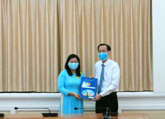 Bà Nguyễn Thị Hồng Thắm làm Phó Giám đốc Sở Nội vụ TPHCM ảnh 1