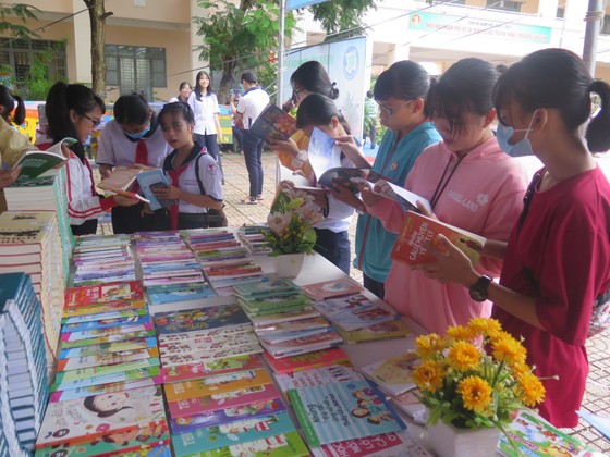 Huyện Cần Giờ khai mạc Ngày hội Văn hóa đọc năm 2020 ảnh 2