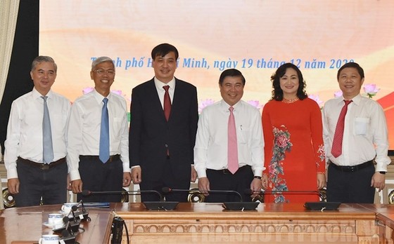 Phó Chủ tịch UBND TPHCM Võ Văn Hoan điều hành hoạt động chung của UBND TPHCM trong 9 ngày ảnh 1