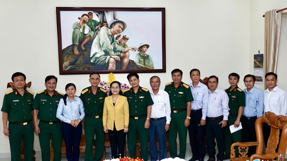 Chủ tịch HĐND TPHCM Nguyễn Thị Lệ thăm, chúc tết các đơn vị, cá nhân ảnh 1