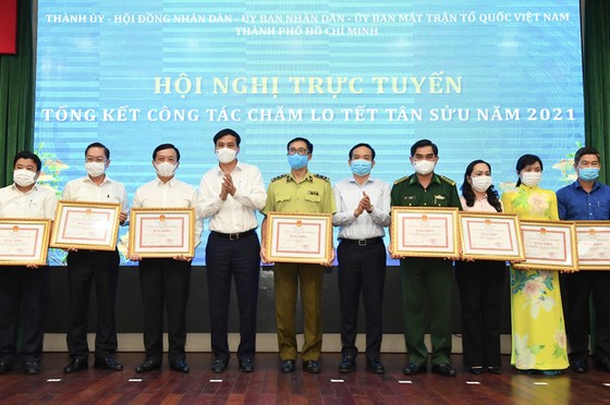Chủ tịch UBND TPHCM Nguyễn Thành Phong 'điểm mặt' sở ngành 'ngâm' hồ sơ của doanh nghiệp ảnh 3