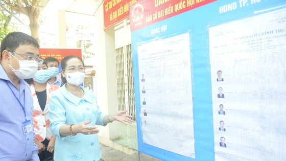 Chủ tịch HĐND TPHCM Nguyễn Thị Lệ kiểm tra việc chuẩn bị bầu cử tại TP Thủ Đức ảnh 3