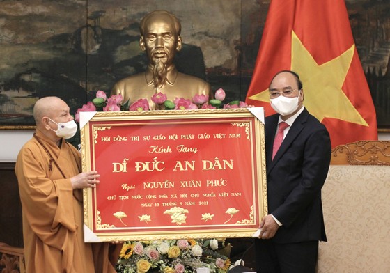 Chủ tịch nước Nguyễn Xuân Phúc tiếp Đoàn đại biểu Giáo hội Phật giáo Việt Nam ảnh 3