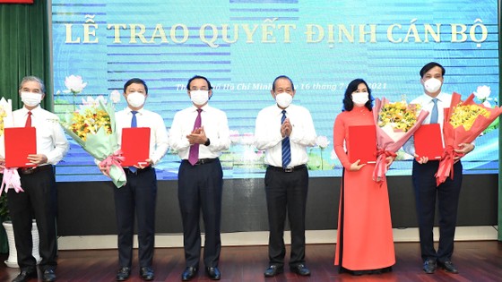 Đồng chí Nguyễn Thành Phong được Thủ tướng phê chuẩn chức vụ Chủ tịch UBND TPHCM, nhiệm kỳ 2021-2026 ảnh 7