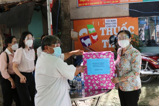 Chủ tịch HĐND TPHCM Nguyễn Thị Lệ biểu dương người dân đã giữ được 'vùng xanh' ảnh 5